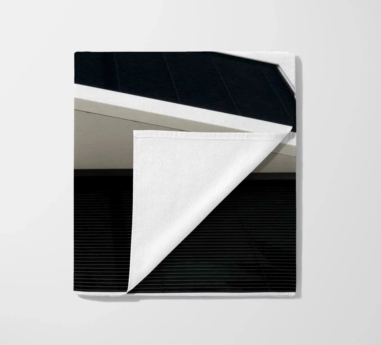 Modern Architecture strandhanddoek van Flo Klein