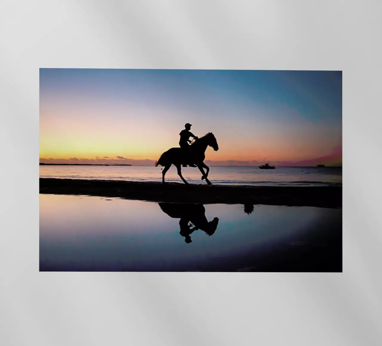 Reflect pellicola backlit da Charlotte Curd