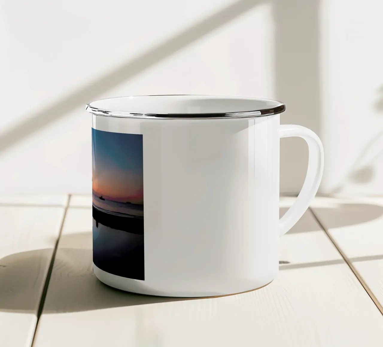 Reflect tazza in smalto da Charlotte Curd