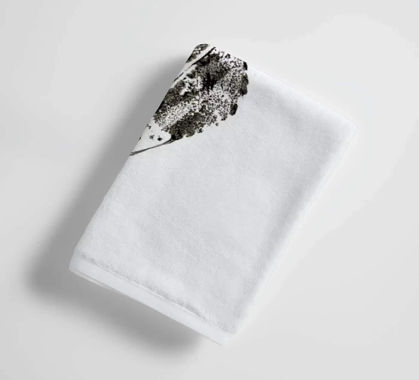 J towel by Marina Guiu