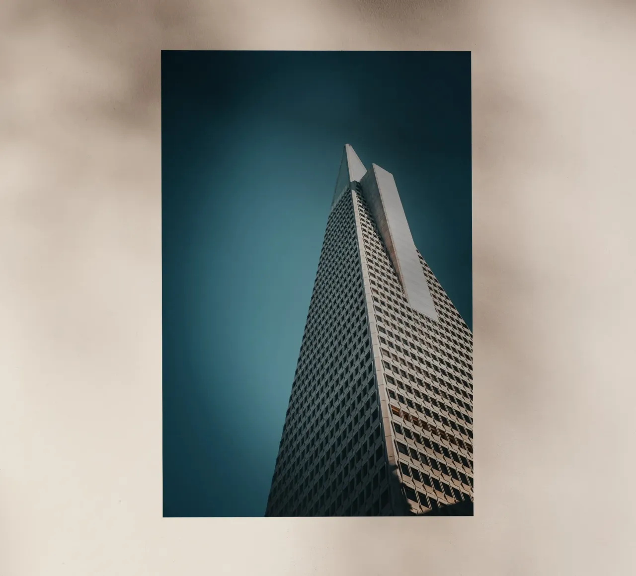 Skyscraper pellicola backlit da Flo Klein