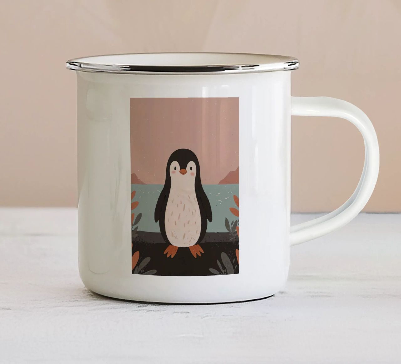 Un piccolo pinguino amichevole tazza in smalto da SnoopyAnimals