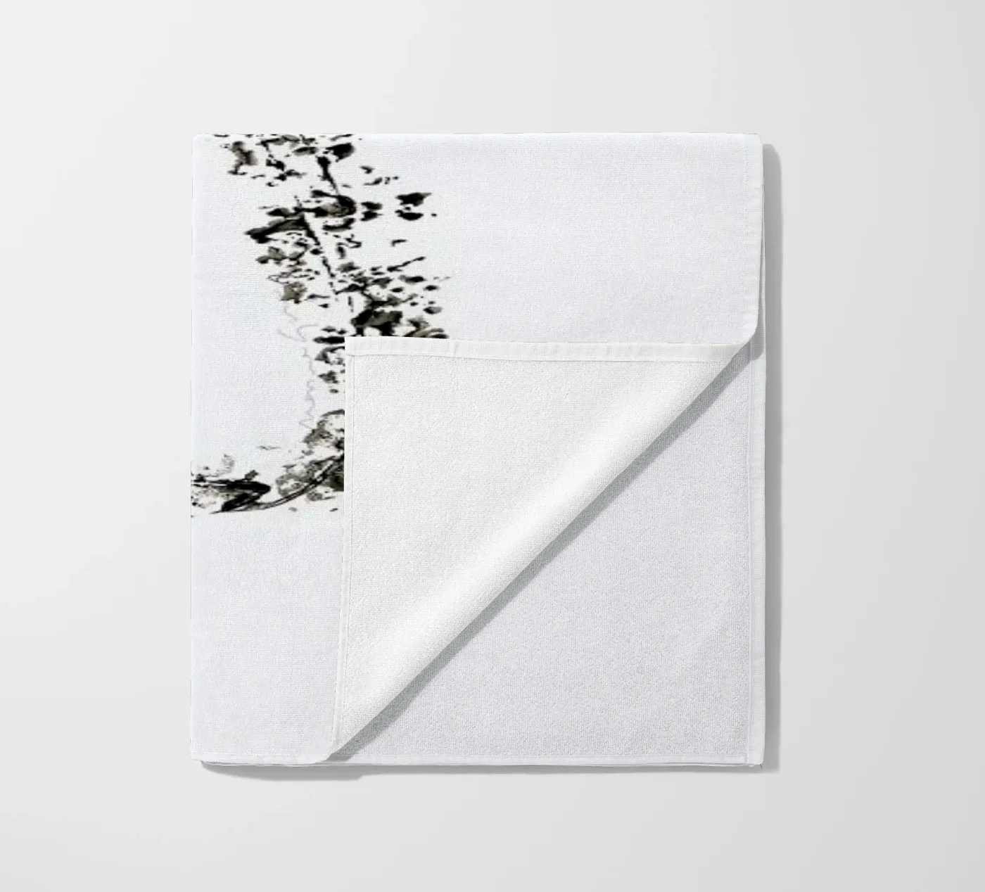 S beach towel by Marina Guiu