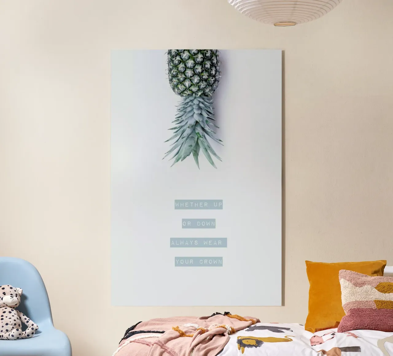 Pineapple Crown plexiglass da Ingrid Beddoes