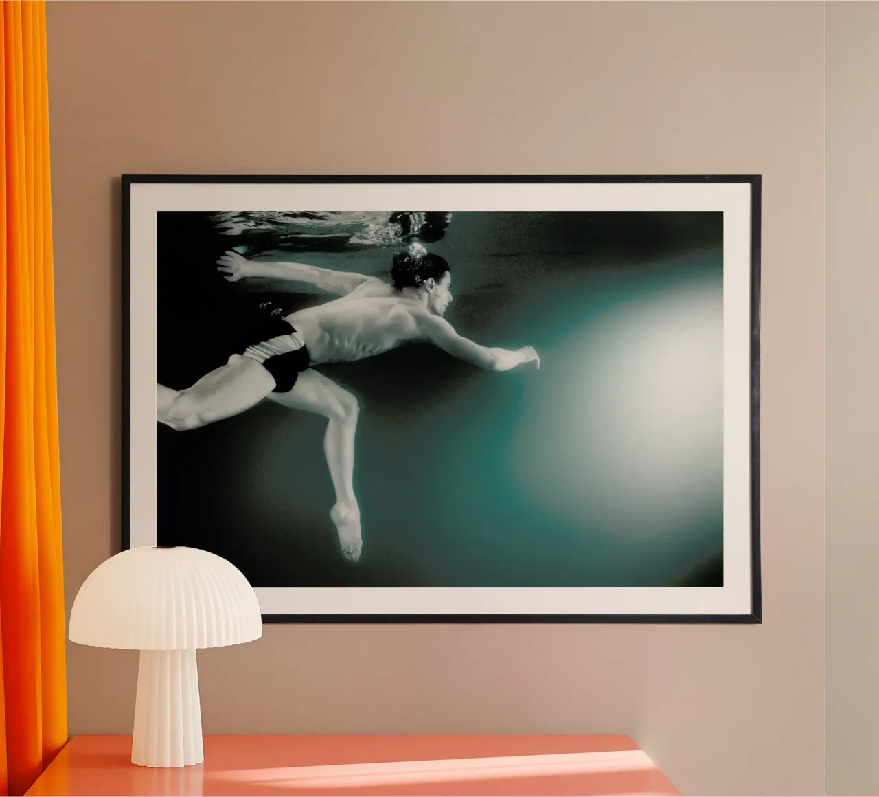 Dance, Dance, Dance 5 poster con telaio in alluminio da Günther Egger