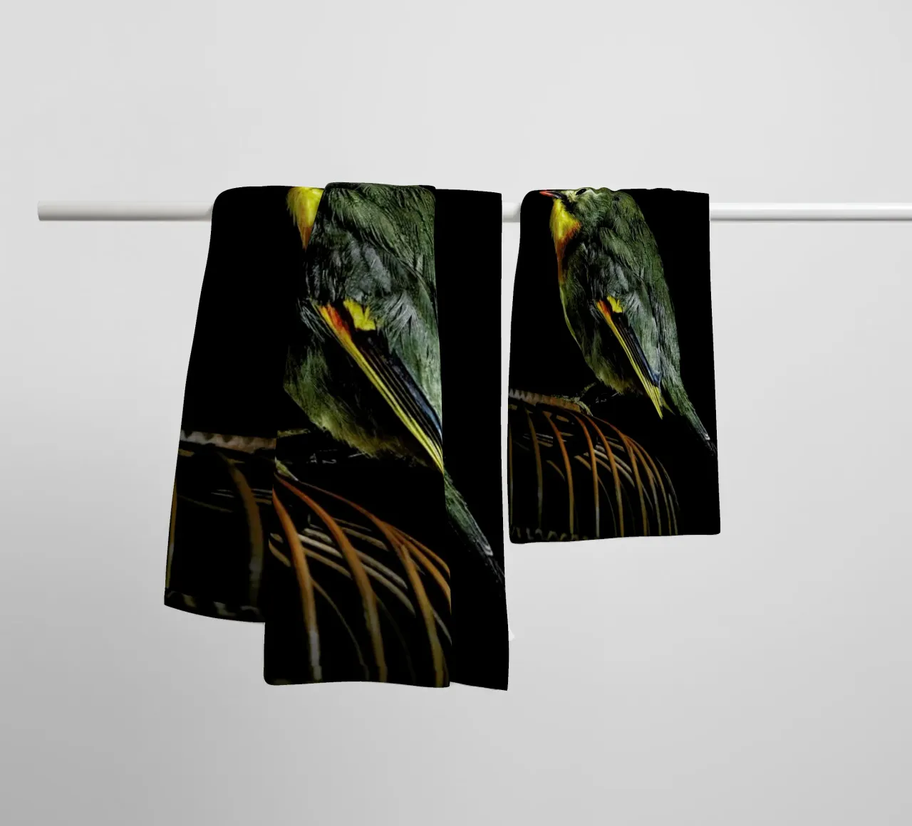 Birds Everywhere 12 asciugamano da bagno da Günther Egger