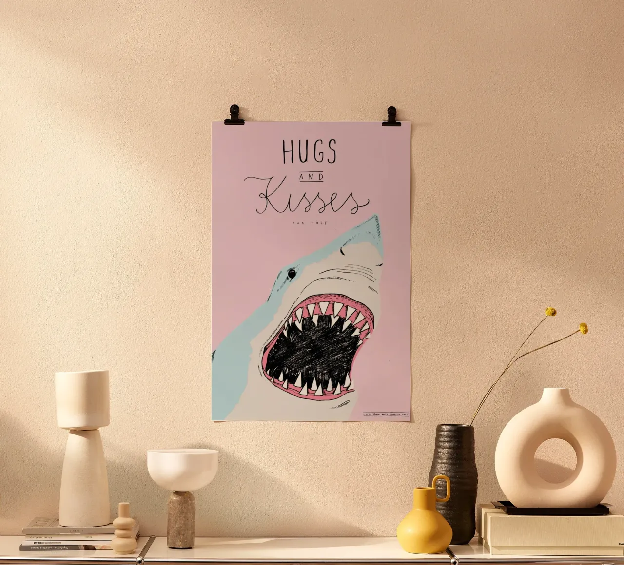 Hugs and Kisses poster con telaio in plastica da typealive