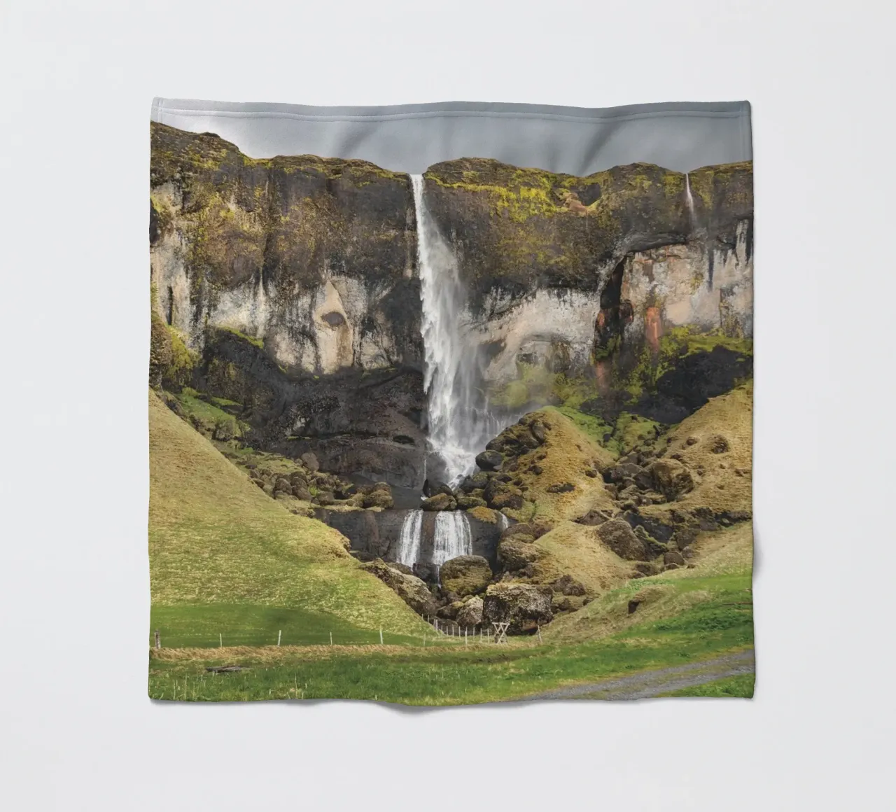 Foss á Síðu coperta in pile da Dave Hare Photography