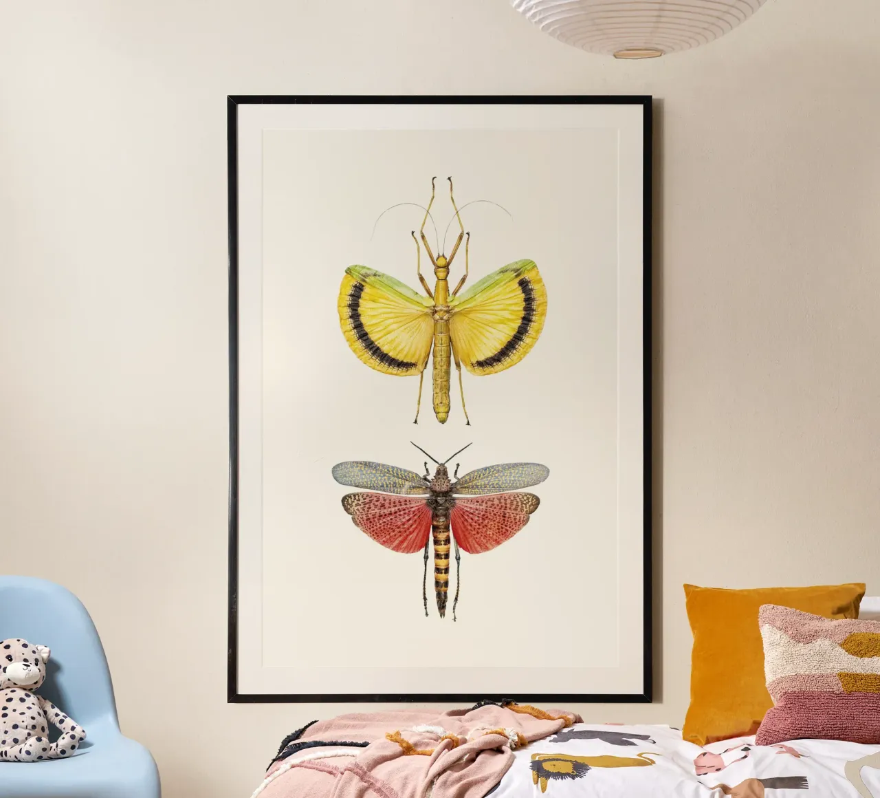 Compagni vivaci: Grilli gialli e rossi poster con telaio in plastica da Curious Collections by Marielle Leenders