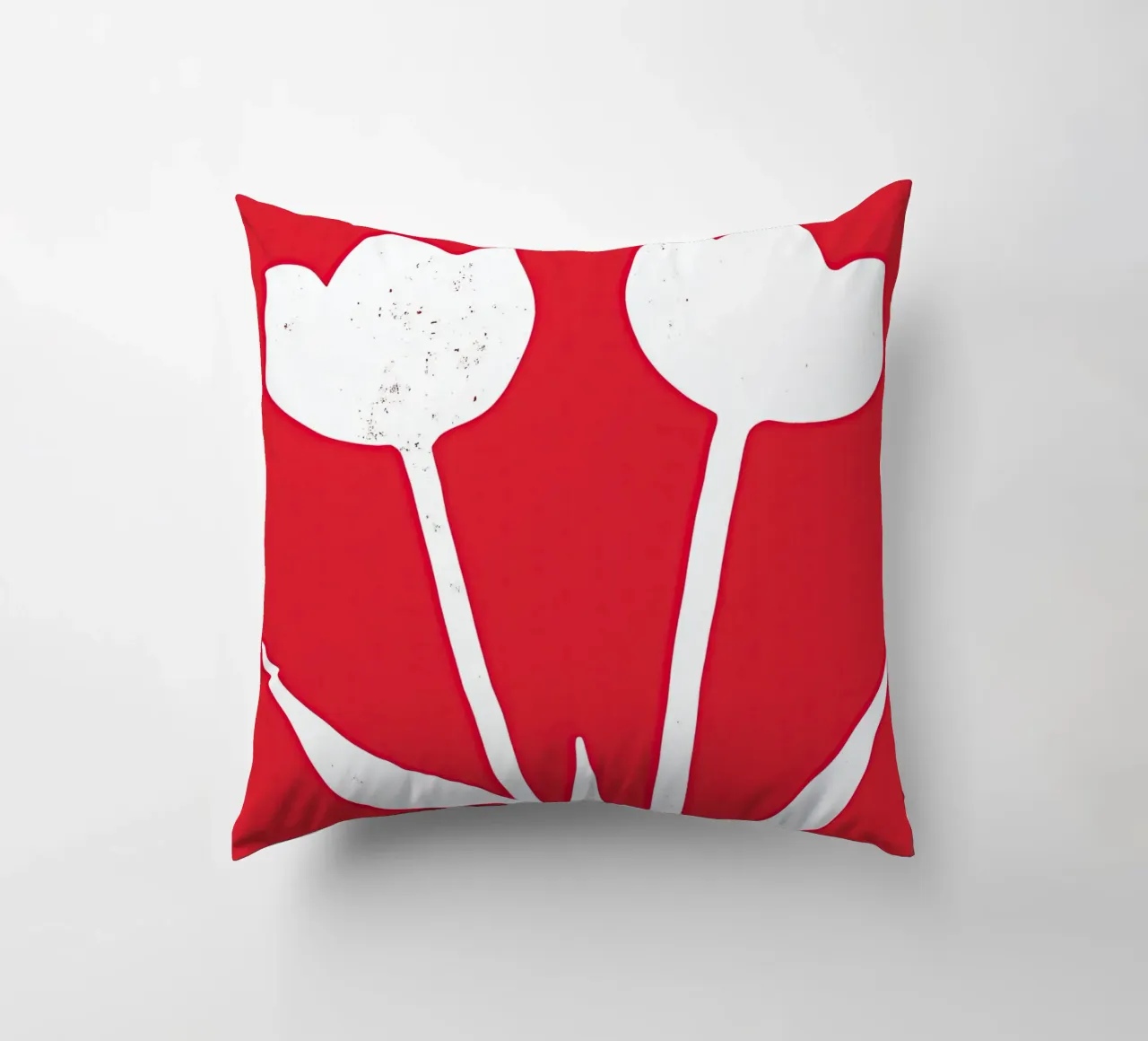 Tulipani bianchi su rosso | Design minimalista cuscino da Autofocus