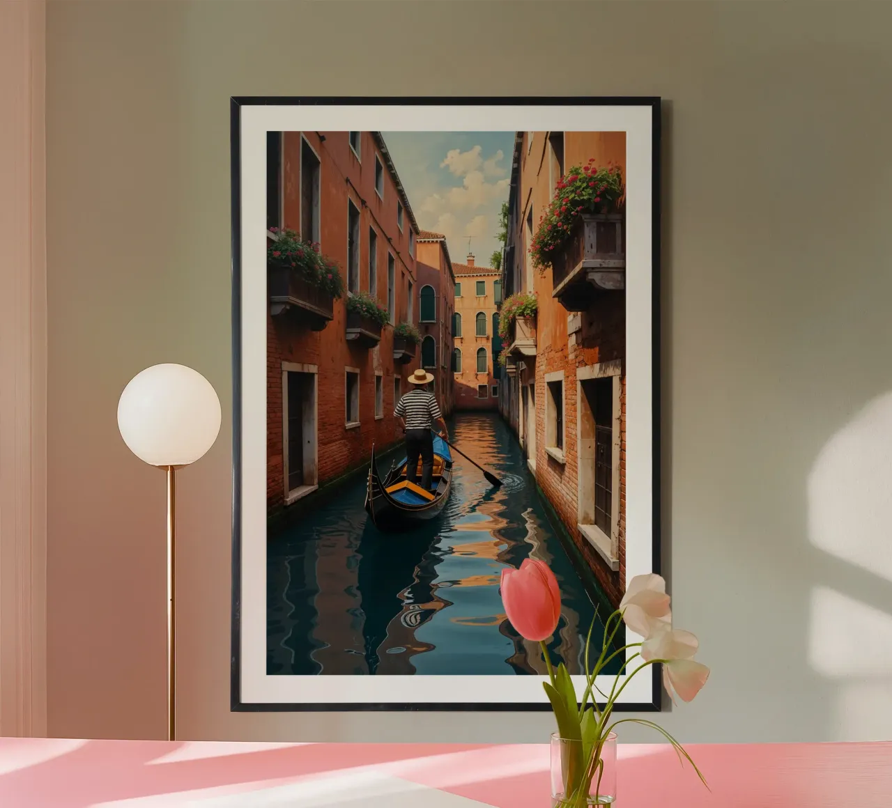 Gondolier Navigating a Narrow Venetian Canal poster con telaio in legno da AlbertKlee