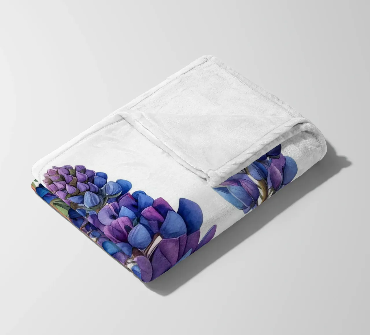 Fiore di lupino 1 coperta in pile da Bold Blooms