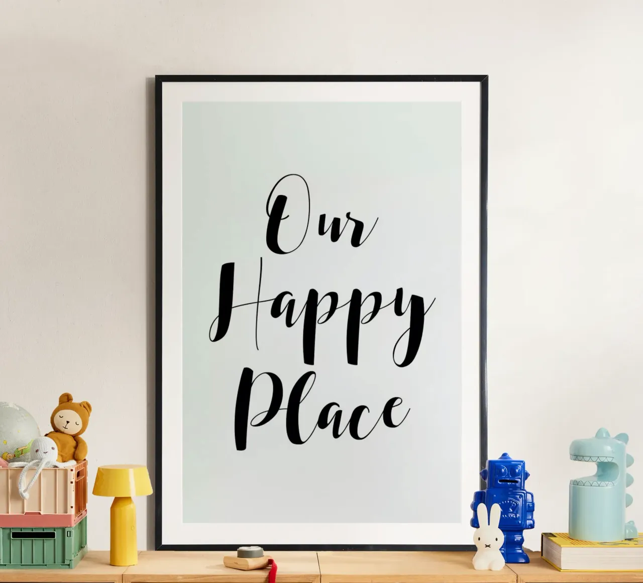 Our Happy Place poster con telaio in legno da Mottos by Sinan Saydik