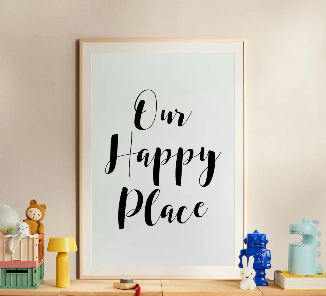 Our Happy Place poster con telaio in legno da Mottos by Sinan Saydik