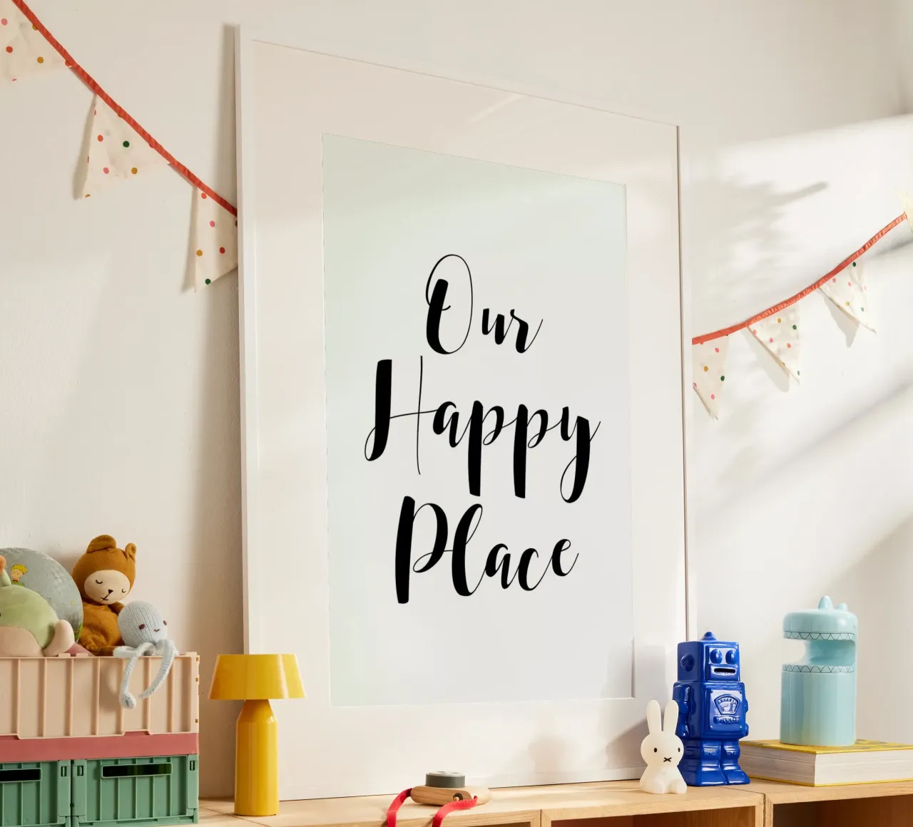 Our Happy Place poster con telaio in legno da Mottos by Sinan Saydik