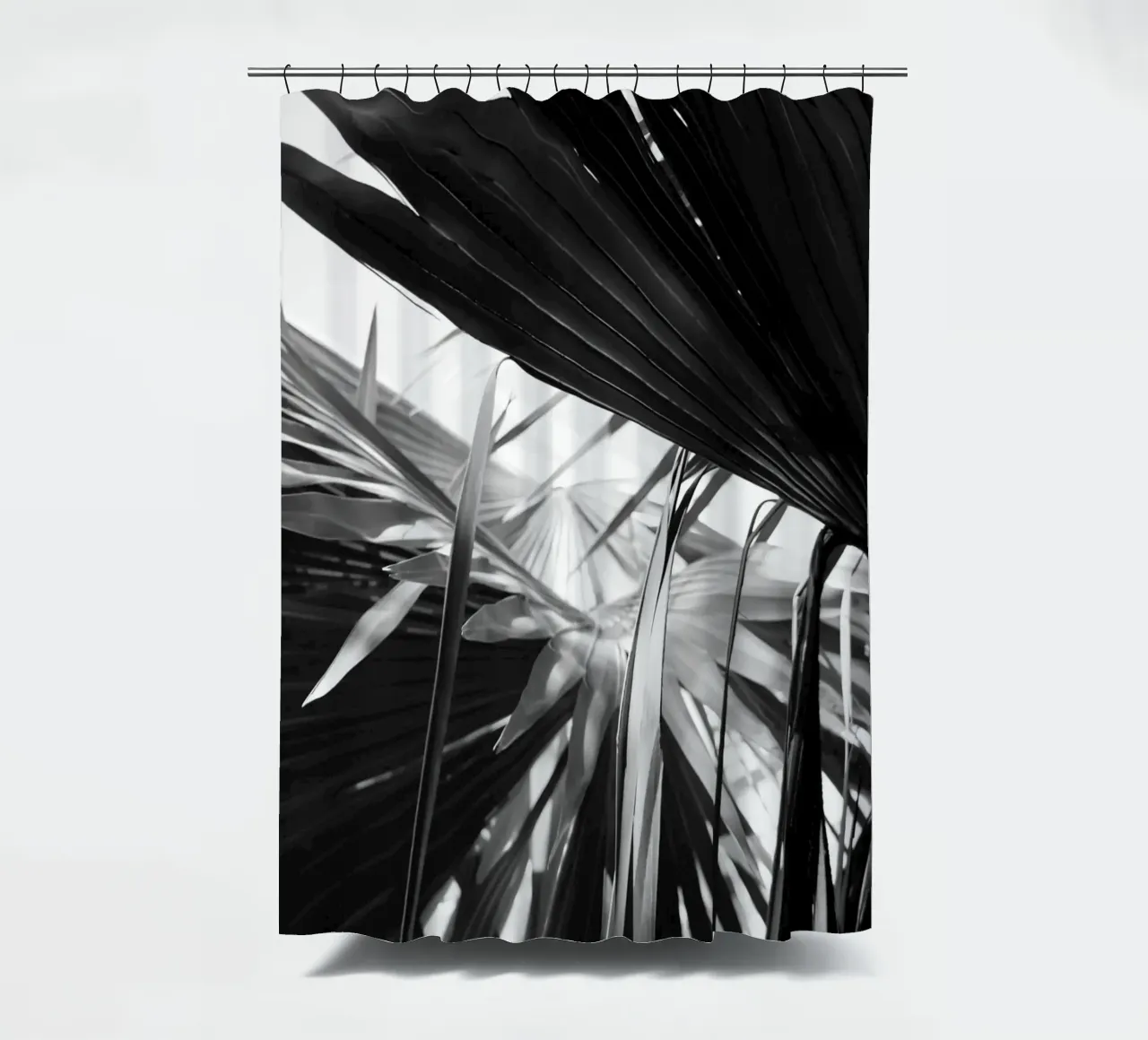 Black and White Palms Leaves tenda da doccia da Léa Lefebvre Photography