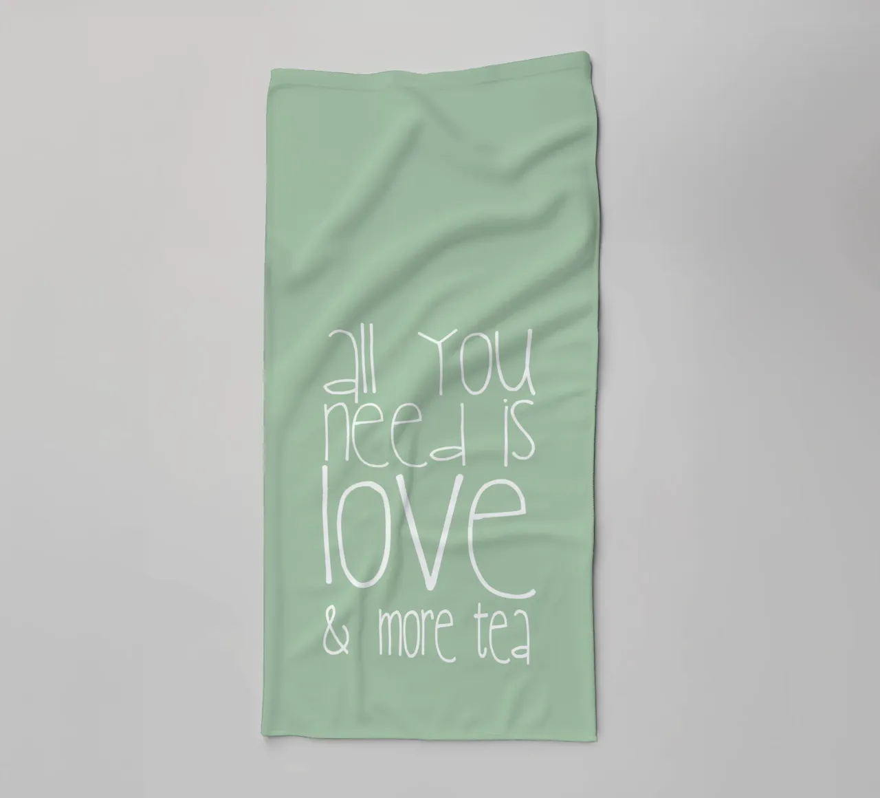All you need is Love and Tea asciugamano da bagno da Monika Strigel