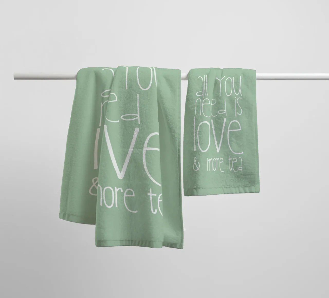 All you need is Love and Tea asciugamano da bagno da Monika Strigel