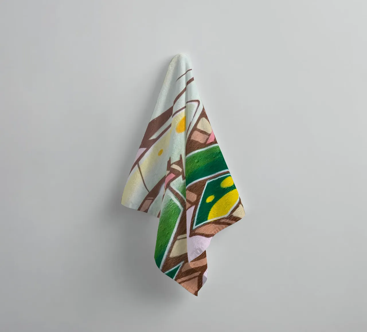 Graffiti E towel by Jonas Klein
