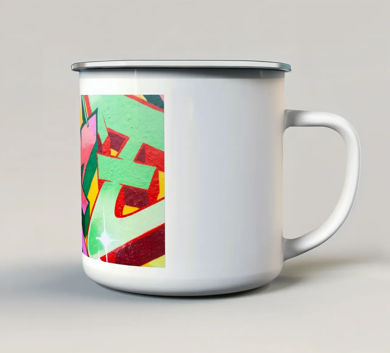 Graffiti Style E tazza in smalto da Jonas Klein