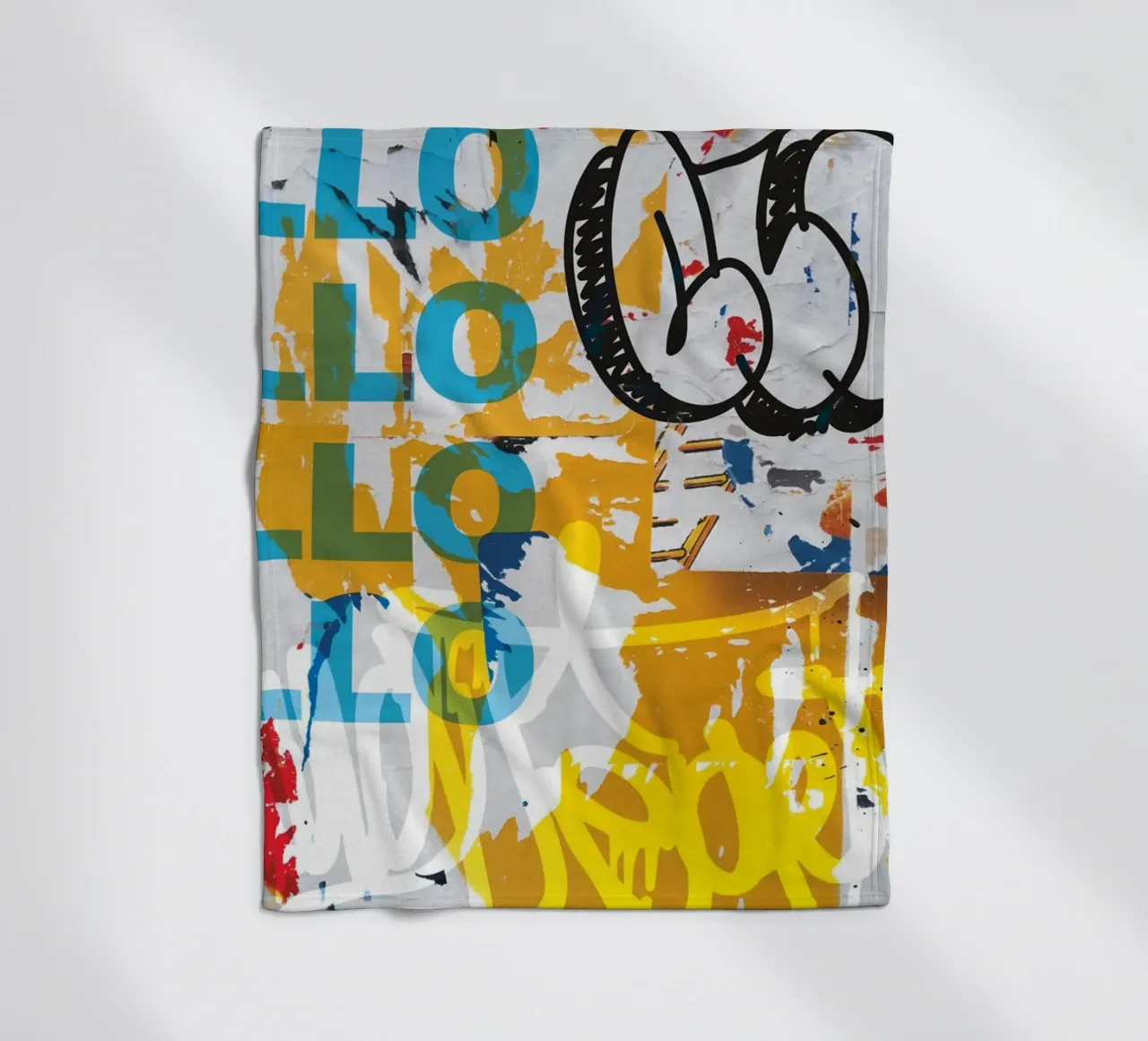 Hello Graffiti coperta in pile da Flo Klein