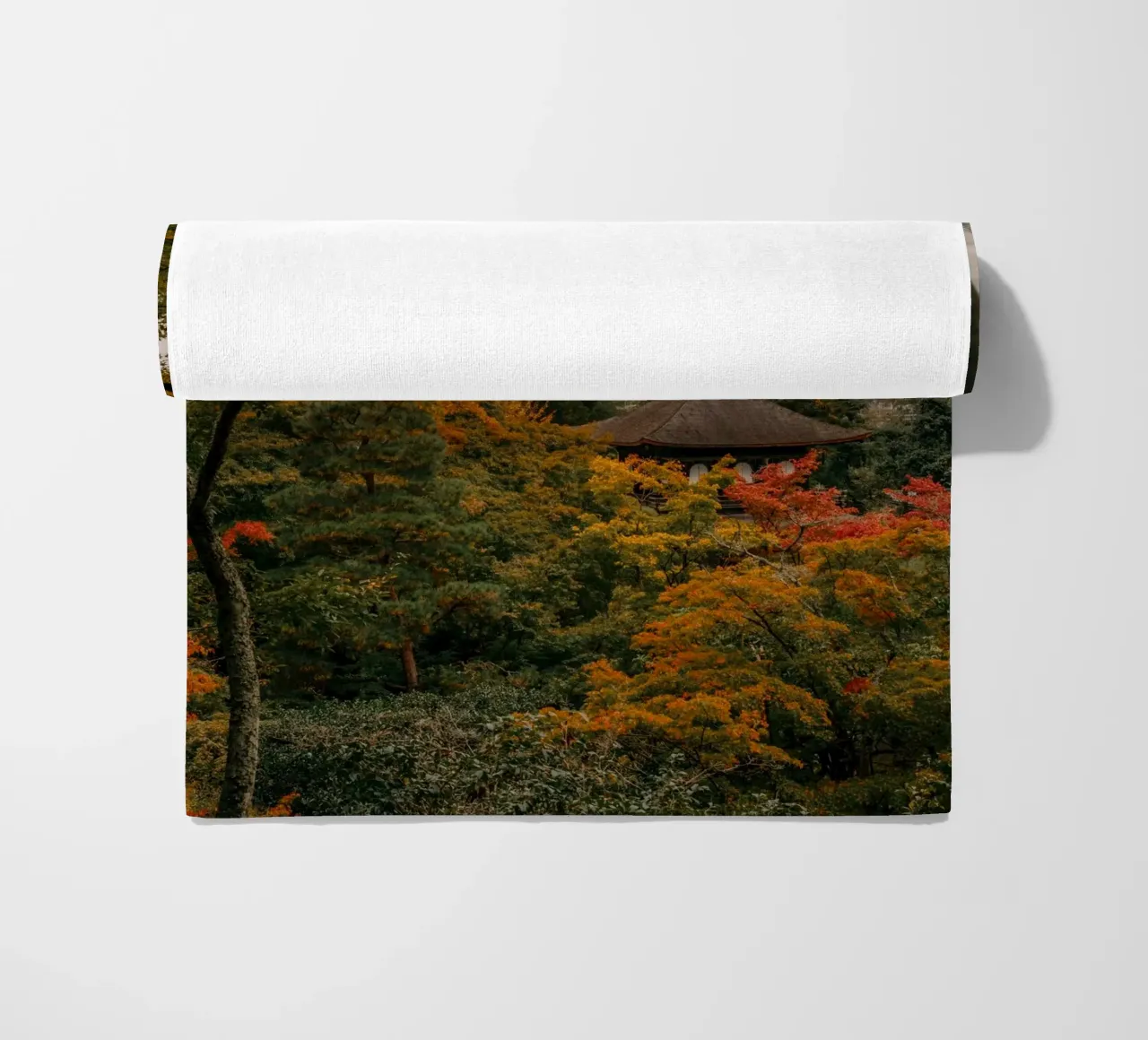 Tempio d'autunno a Kyoto, Giappone telo mare da Marcel Bisig
