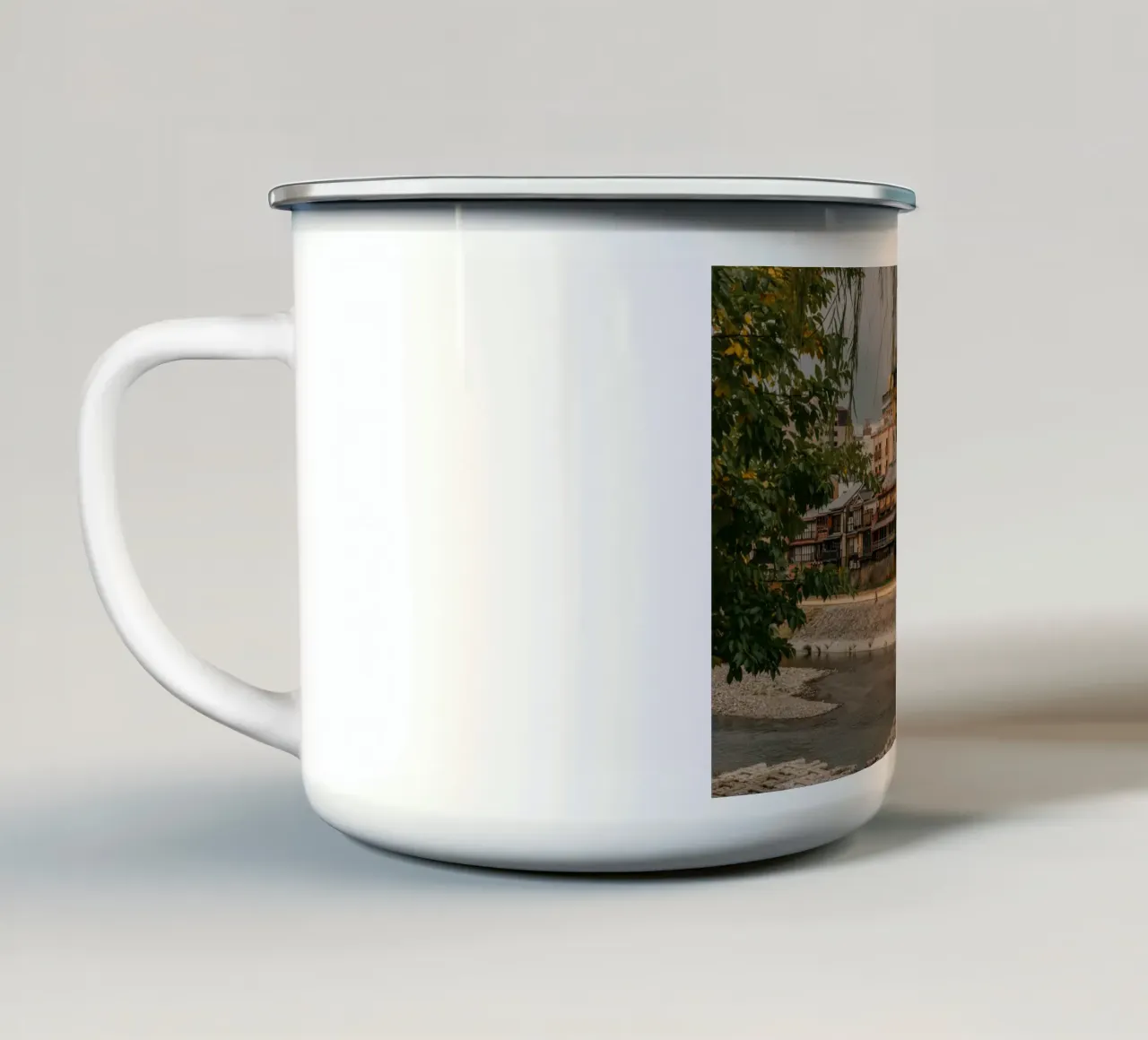 Fiume di Kyoto, Giappone tazza in smalto da Marcel Bisig