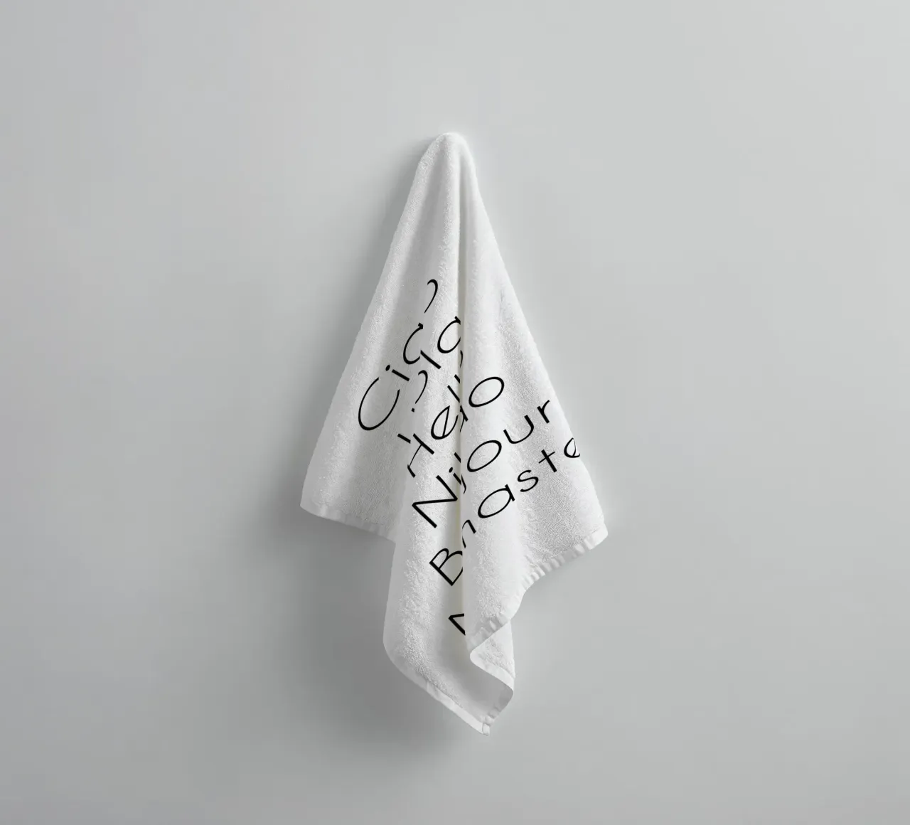 Ciao Hola Hello Nihao Bonjour Namaste asciugamano da bagno da Typo Designs