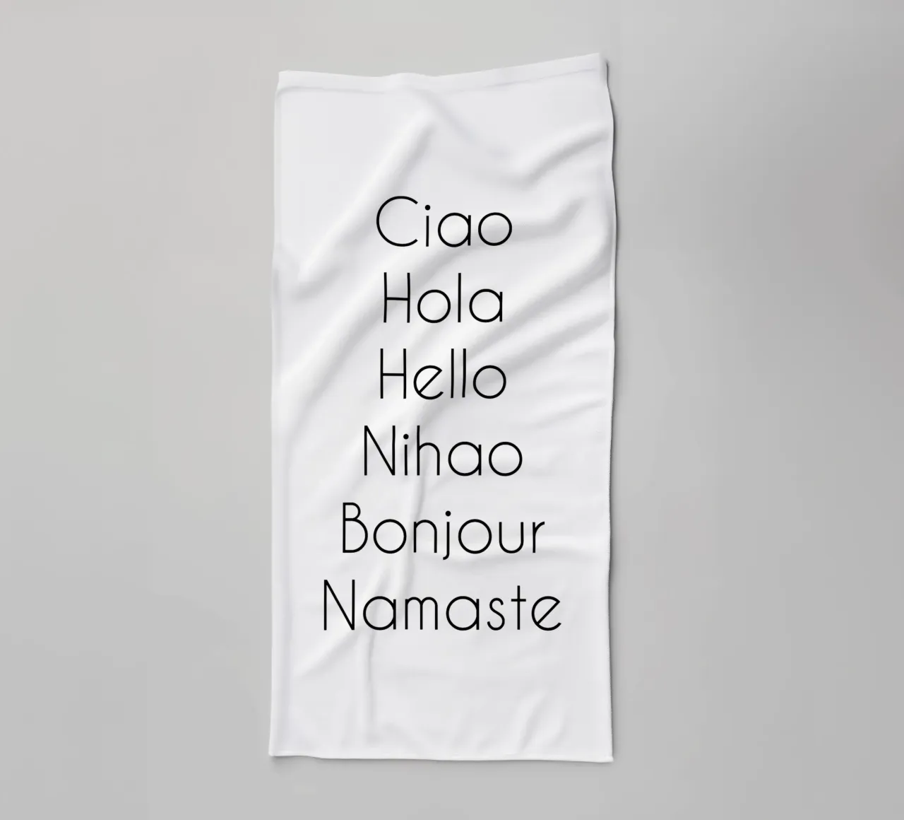 Ciao Hola Hello Nihao Bonjour Namaste asciugamano da bagno da Typo Designs