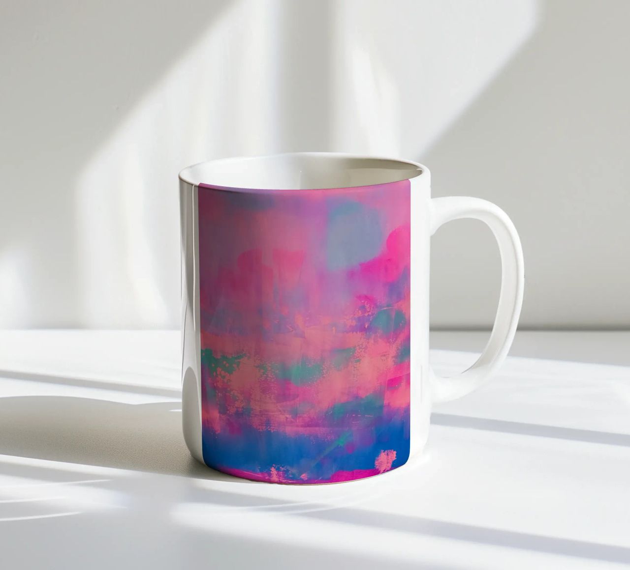 Stampa astratta vibrante - Chroma Distressed tazza in ceramica da FABOArt