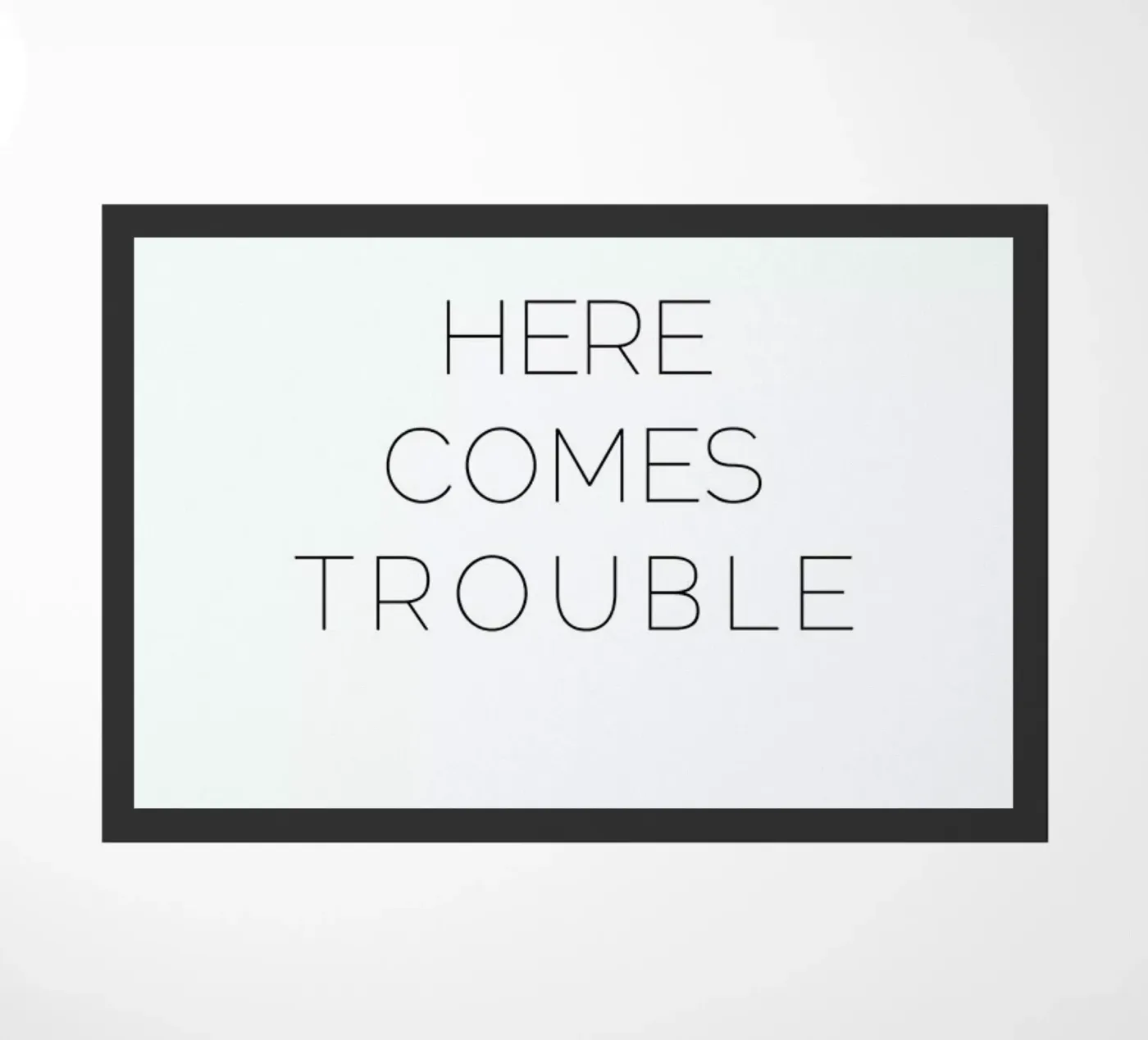 Trouble Fußmatte von Leah Flores