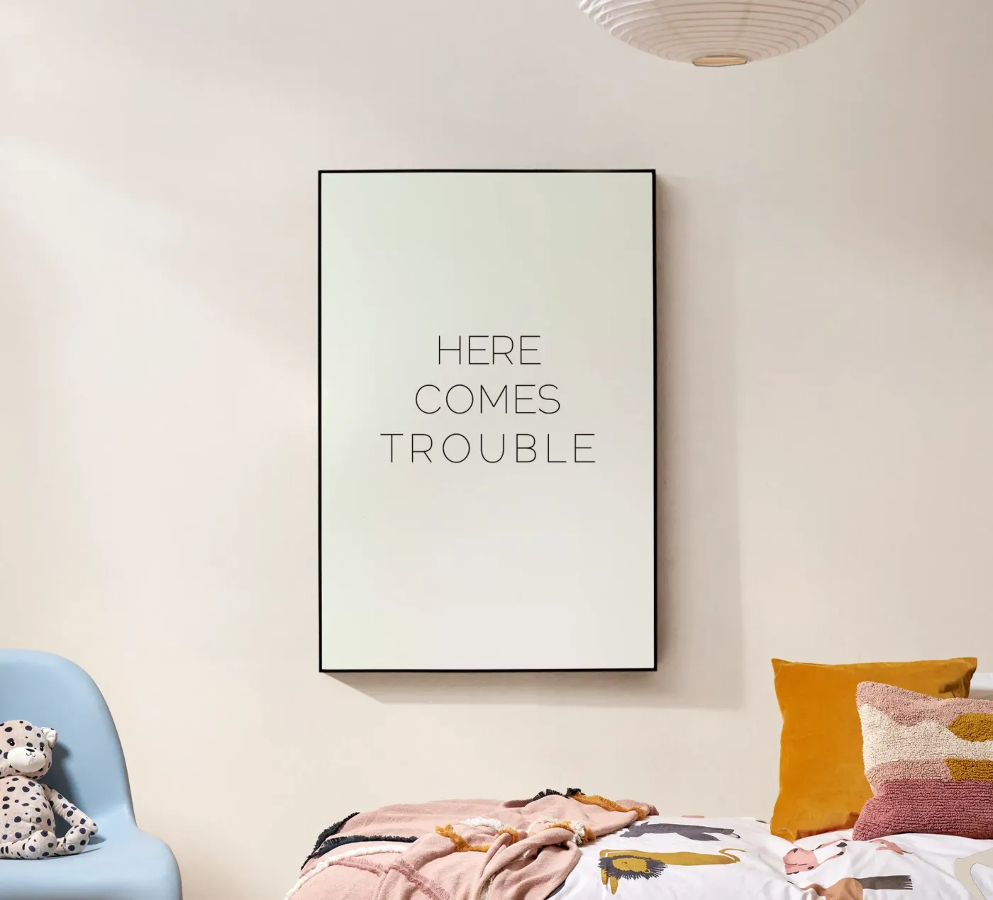 Trouble Acryl-Glas von Leah Flores