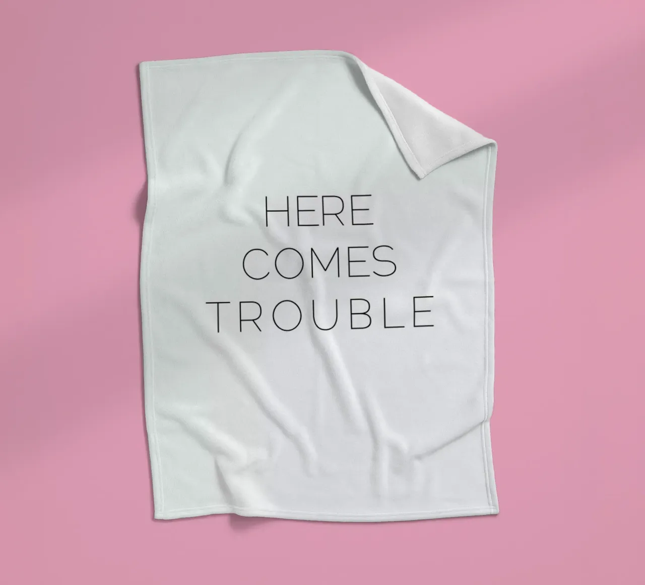 Trouble coperta in pile da Leah Flores