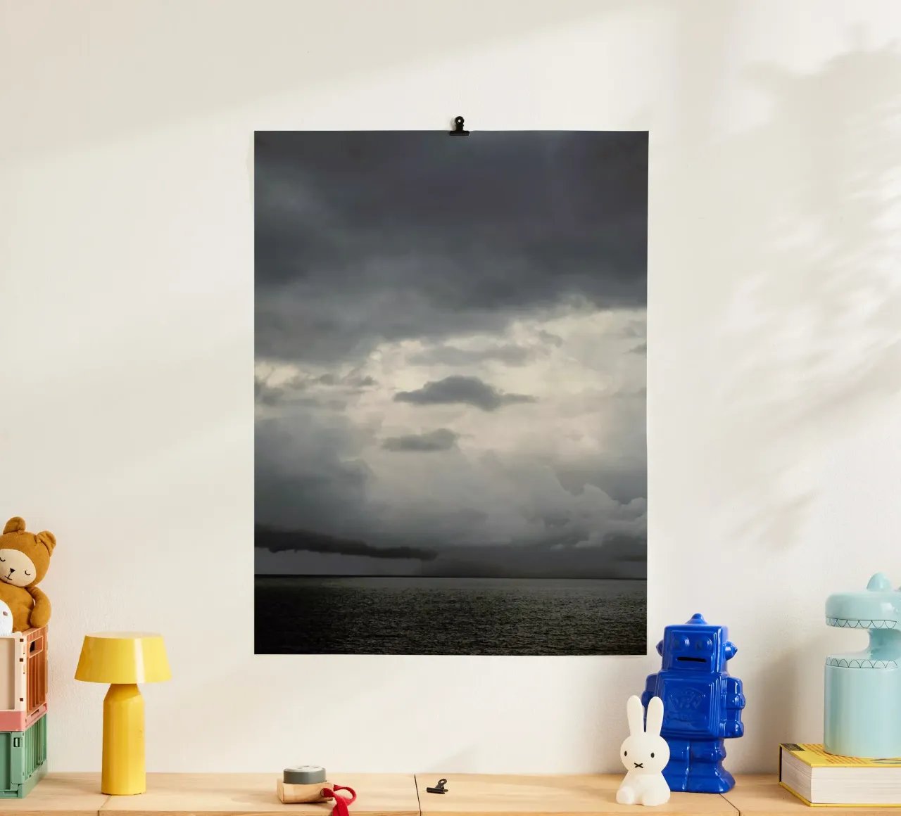 Sol De Le Gogo 5 poster con telaio in plastica da Shot By Clint
