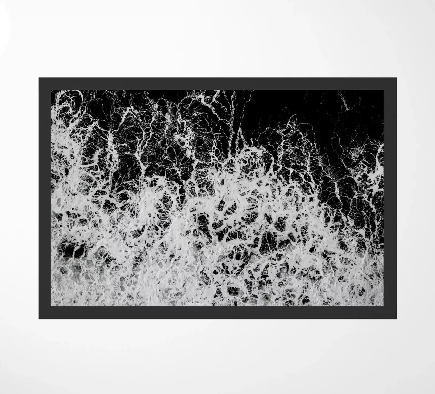 Waves Fußmatte von Chris Abatzis