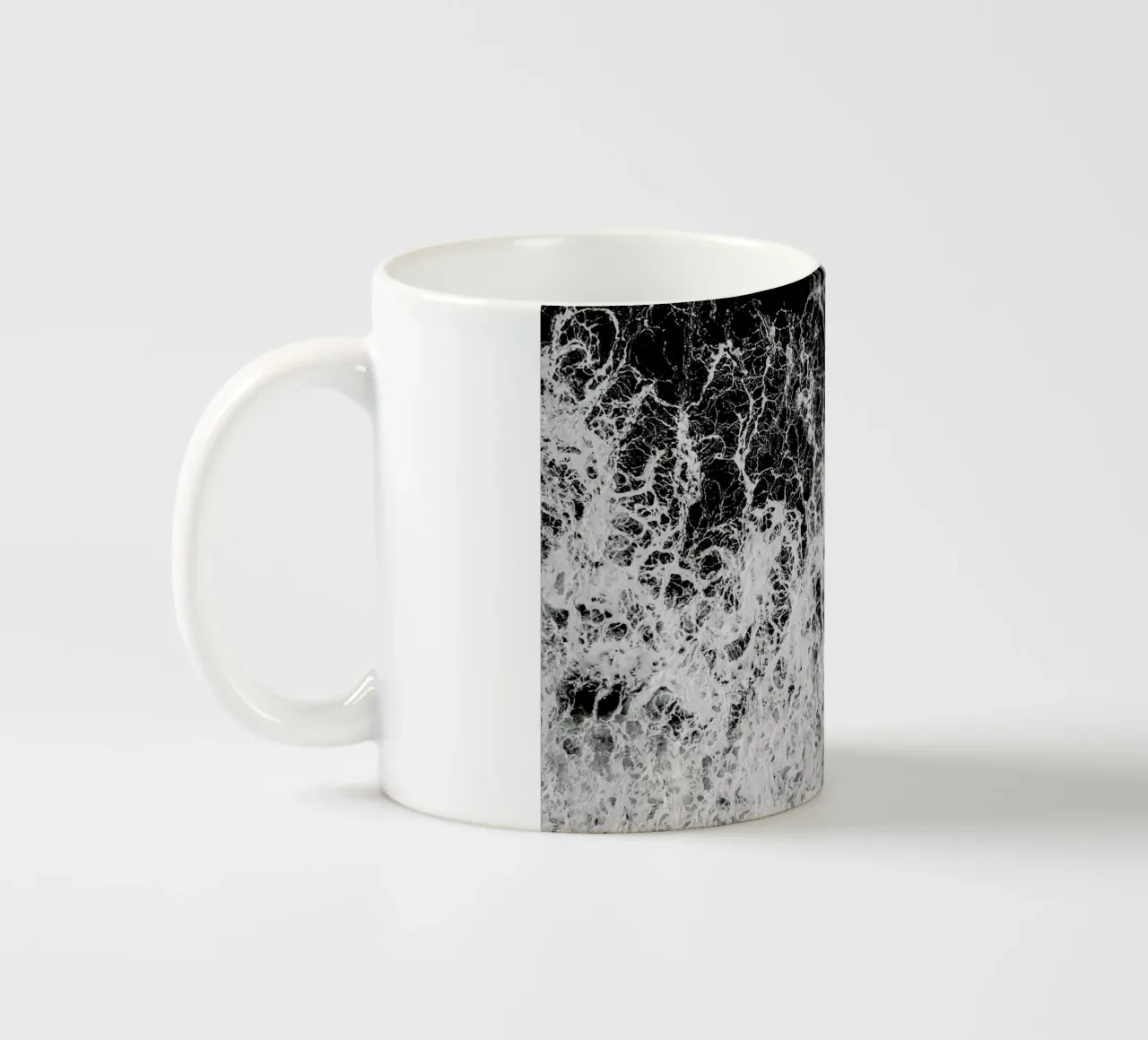 Waves tazza in ceramica da Chris Abatzis