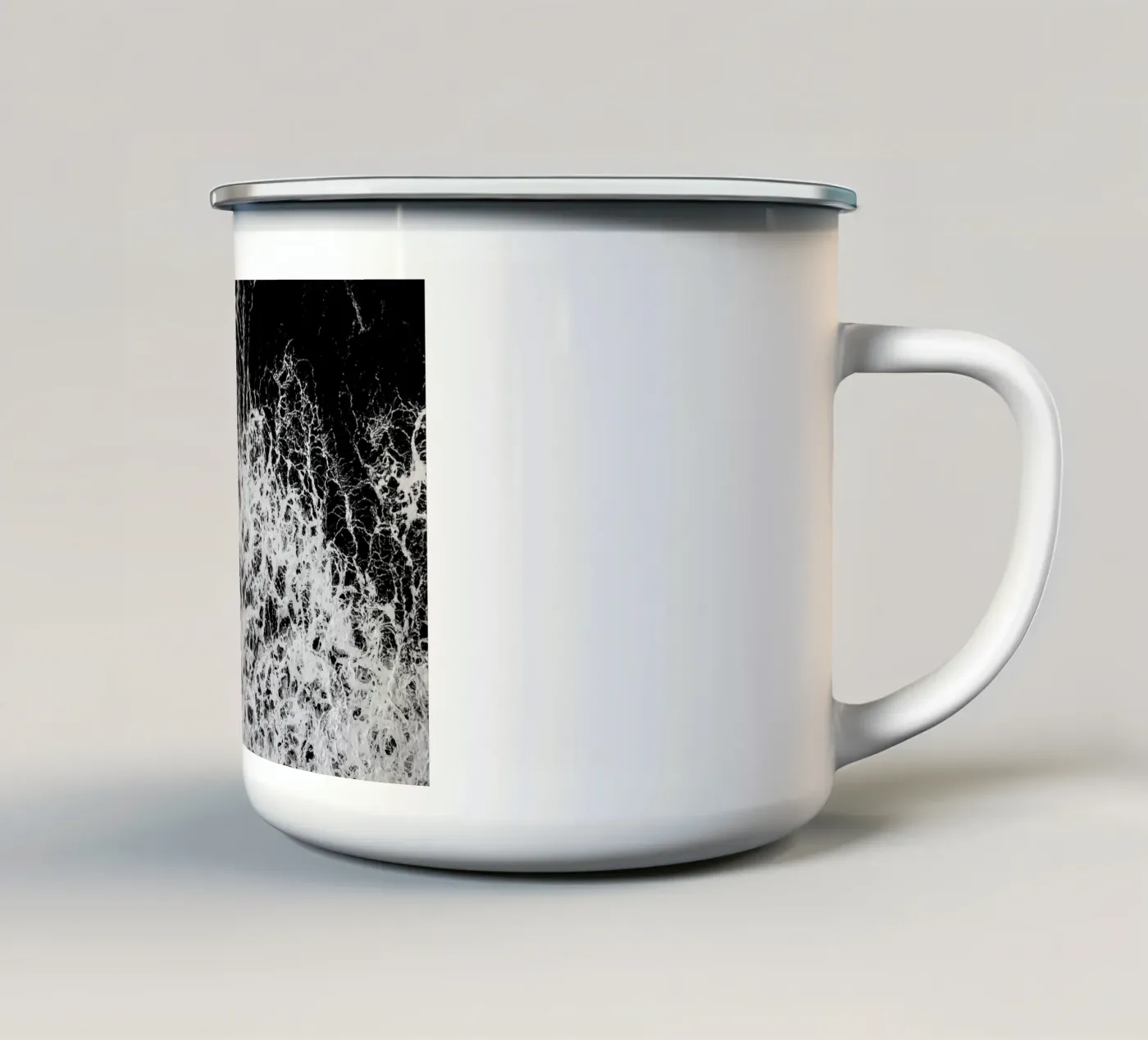 Waves tazza in smalto da Chris Abatzis