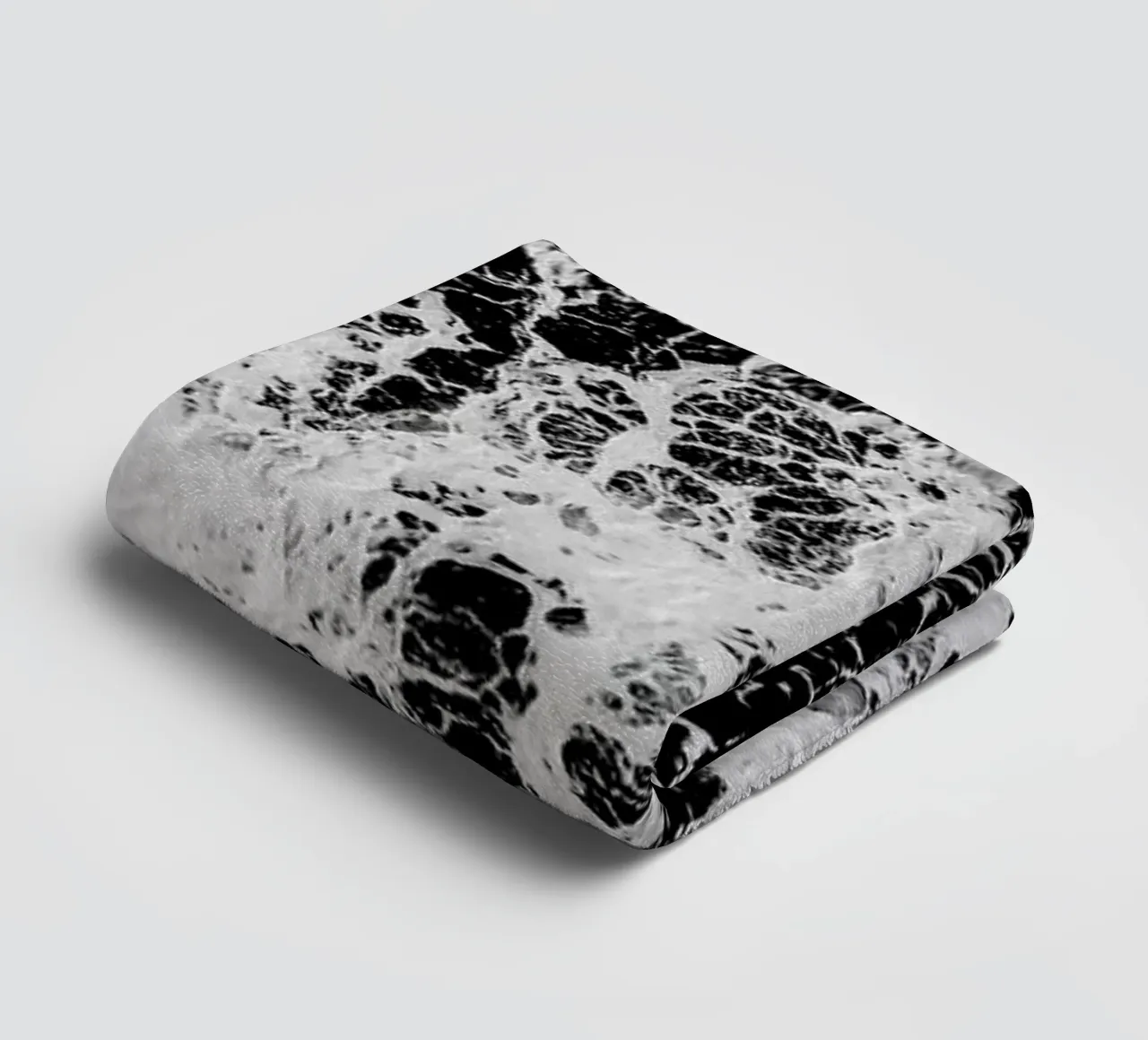 Waves Handtuch von Chris Abatzis