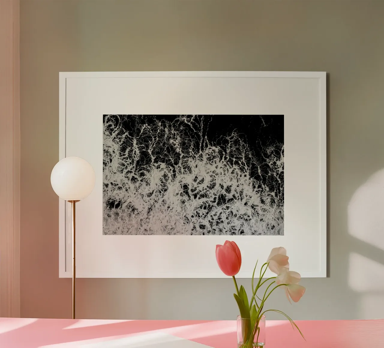 Waves poster con telaio in legno da Chris Abatzis