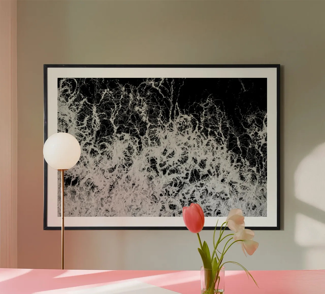 Waves poster con telaio in legno da Chris Abatzis