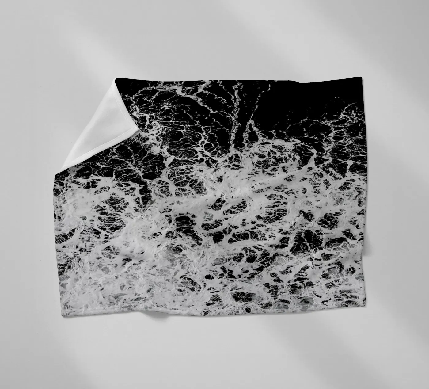 Waves Fleecedecke von Chris Abatzis