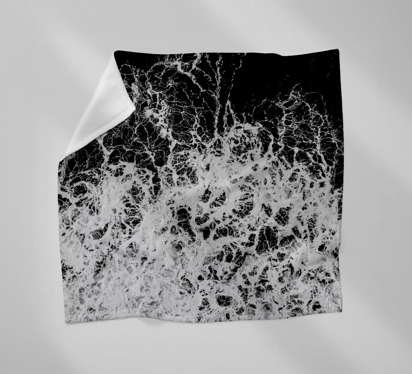 Waves Fleecedecke von Chris Abatzis