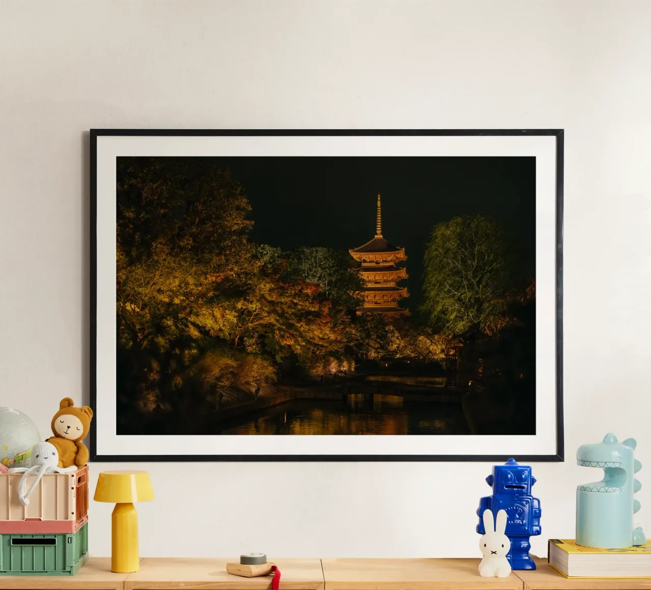 Pagoda giapponese di notte poster da Marcel Bisig