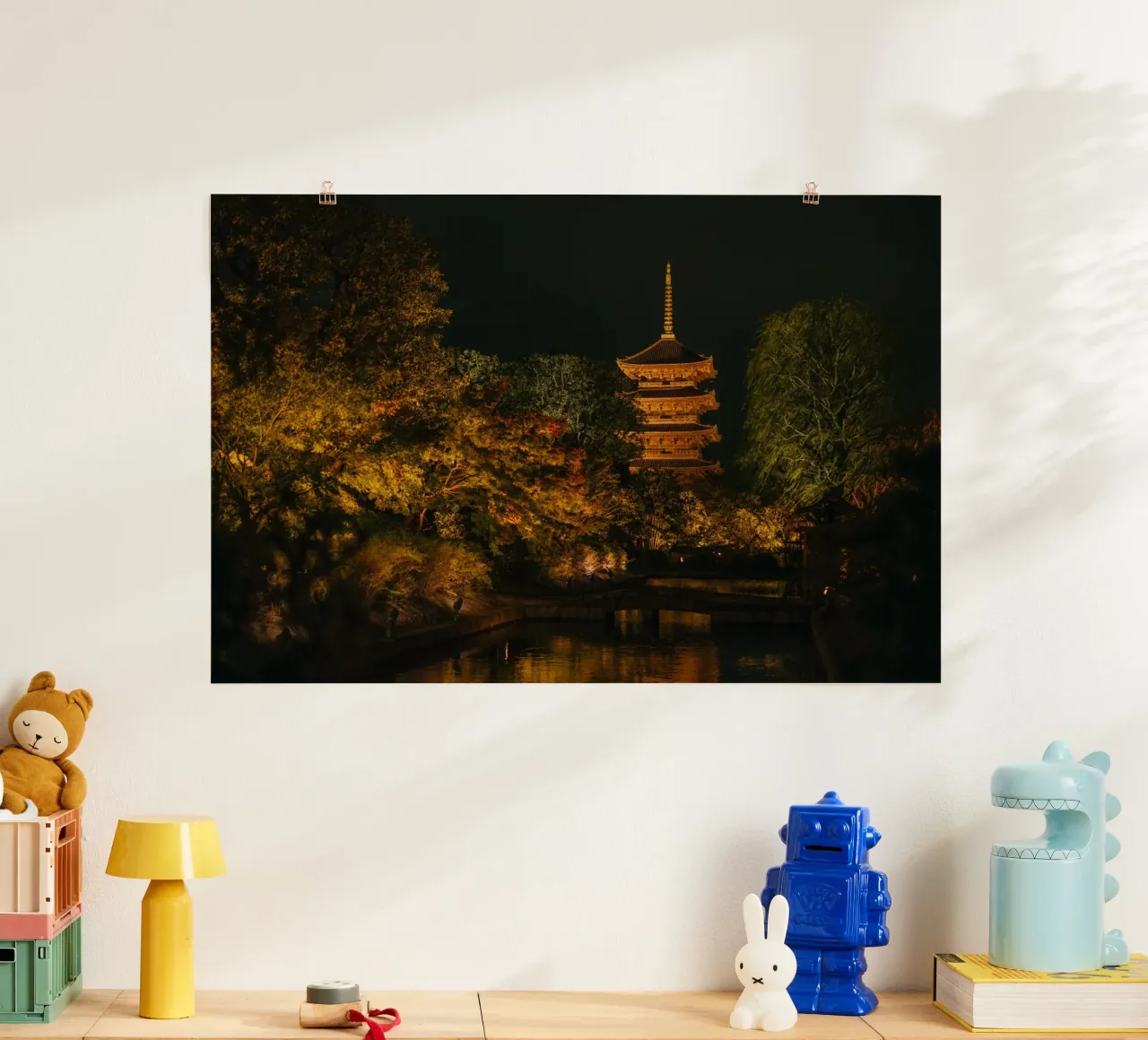 Pagoda giapponese di notte poster da Marcel Bisig