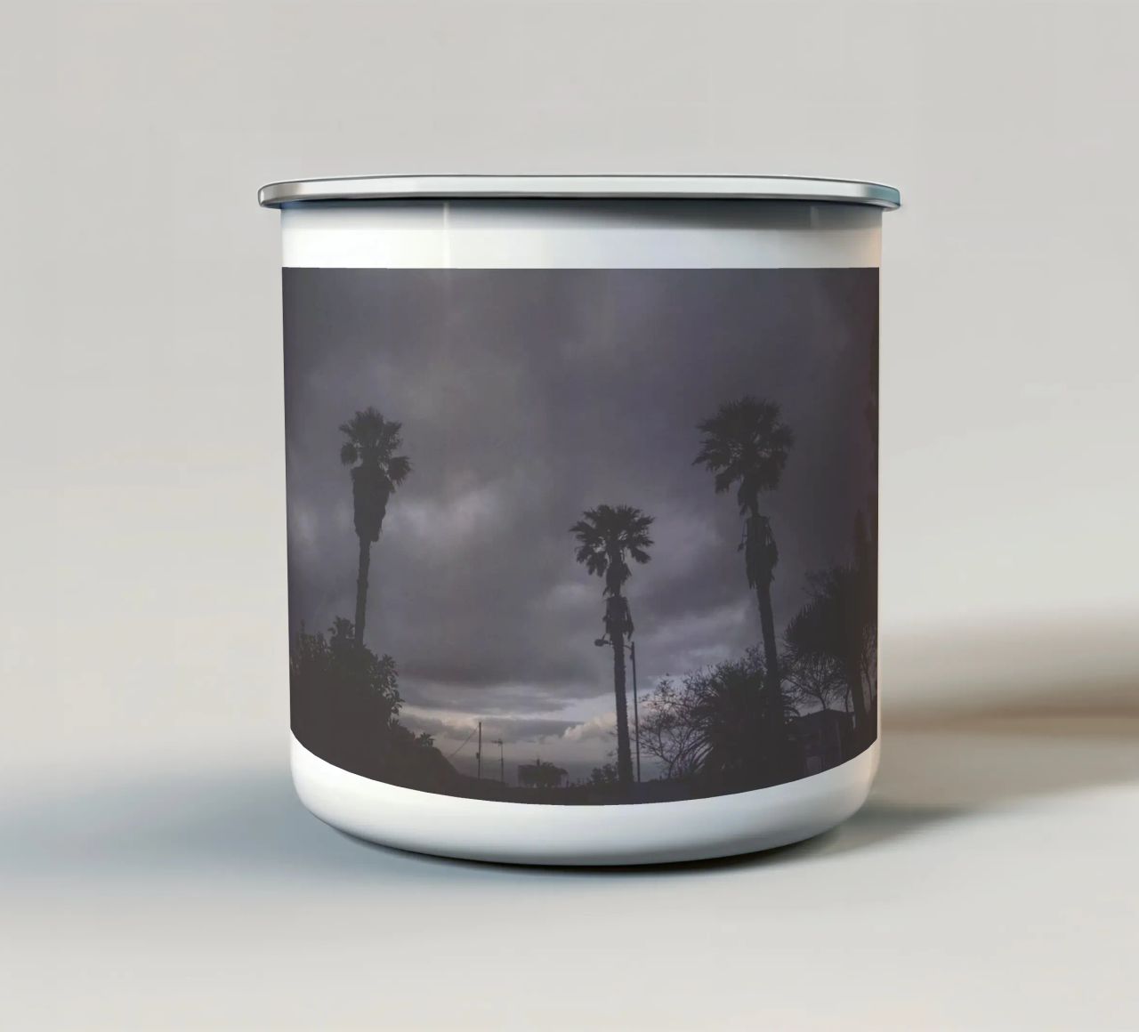 Way Home tazza in smalto da Chris Abatzis