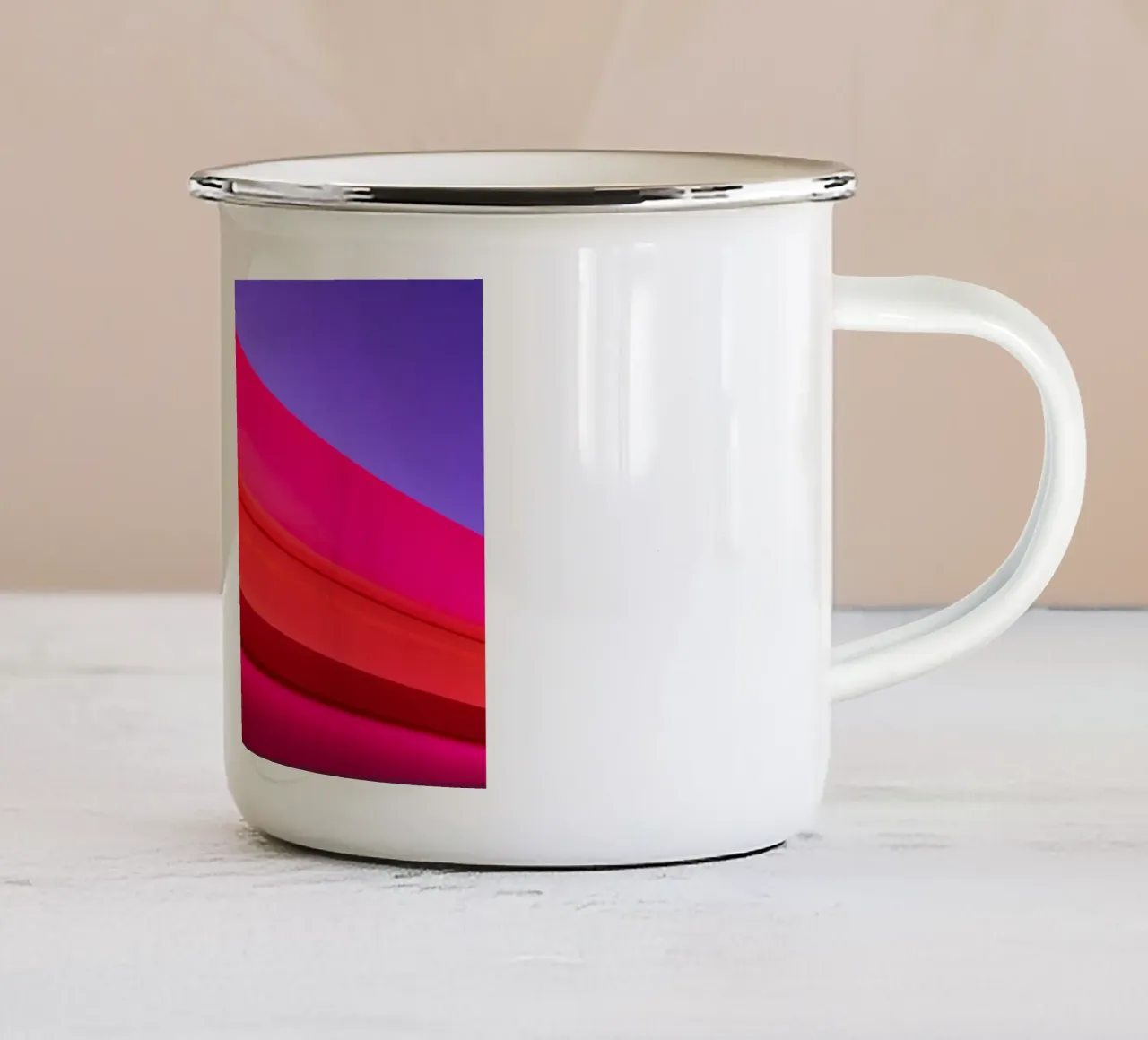 Light 8 tazza in smalto da Flo Klein