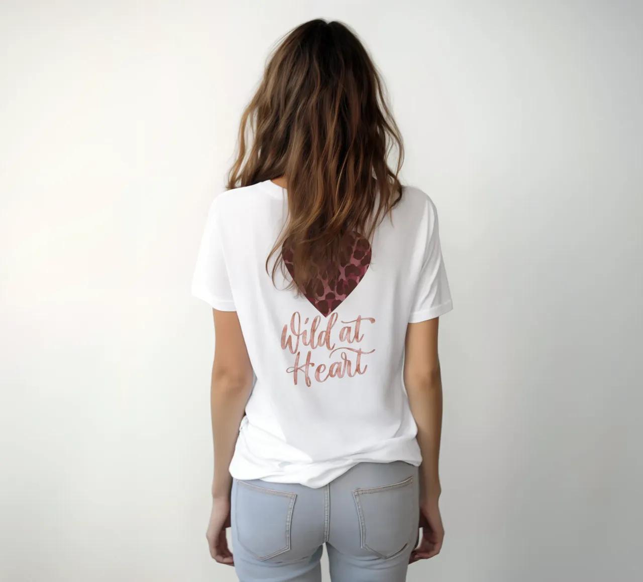 Leoparden-Print. Espresso-Rosé con Oro. Corazón salvaje. camiseta de CalliLetters