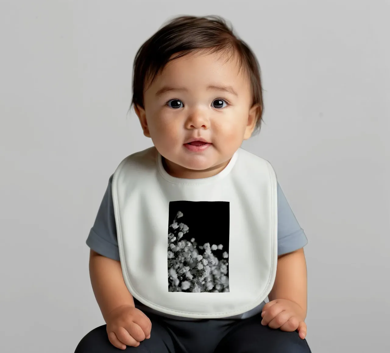 Bloom I bavaglino da Victoria Frost