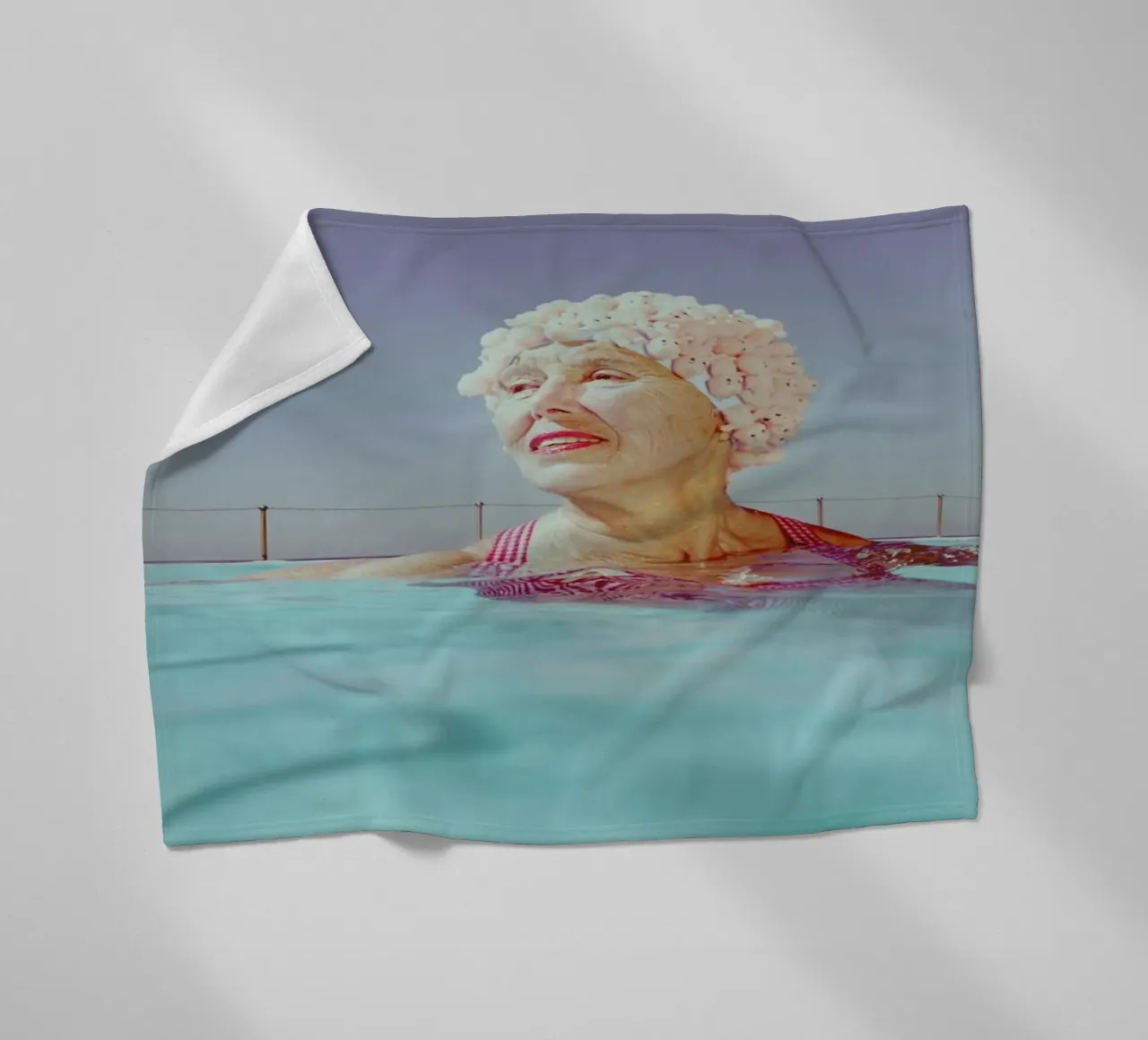 Kewpie 2 coperta in pile da Julian Wolkenstein