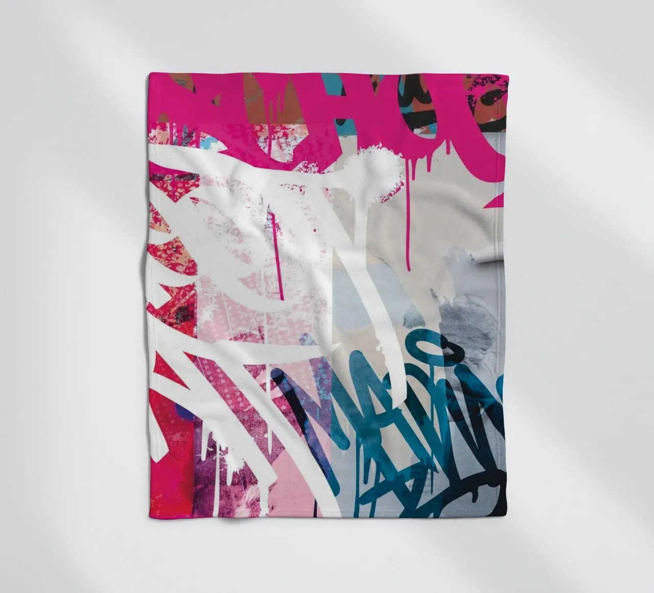 Graffiti Wall coperta in pile da Flo Klein